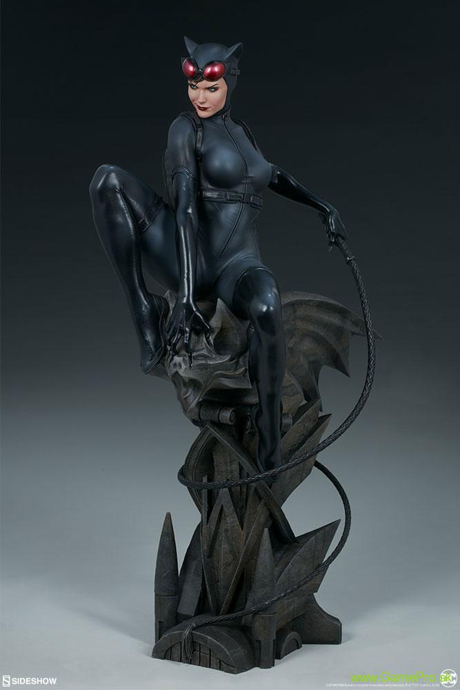 DC Comics Premium Format socha Catwoman 56 cm