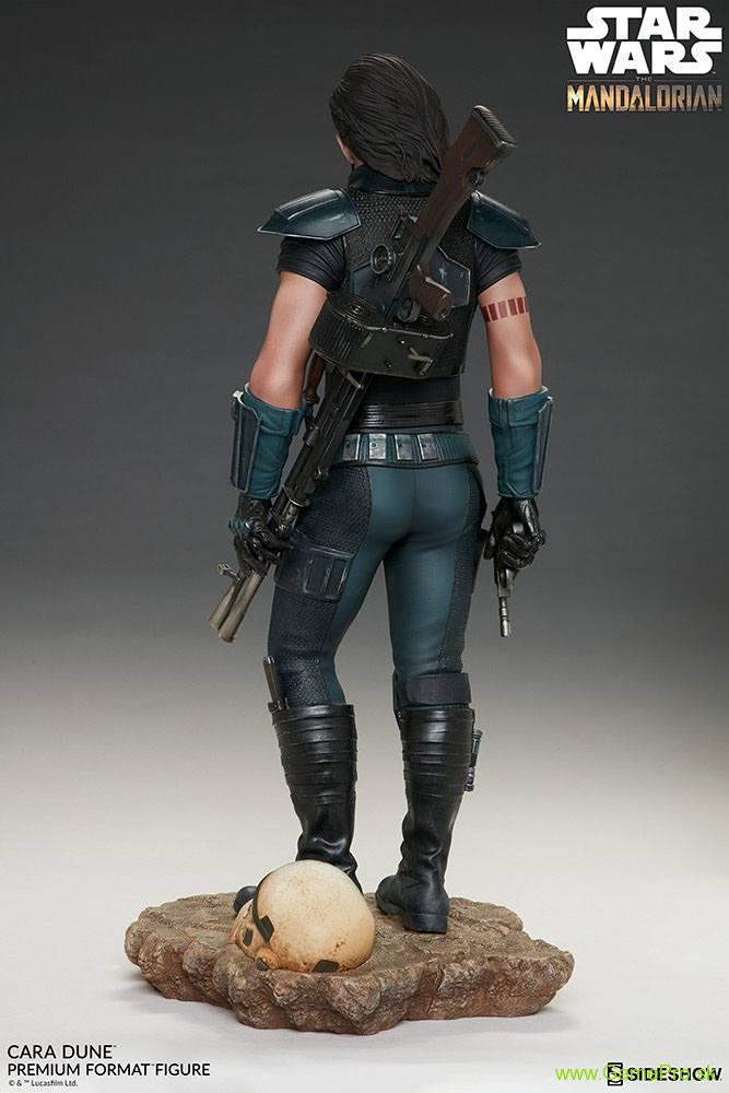 Star Wars The Mandalorian Premium Format socha Cara Dune 48 cm