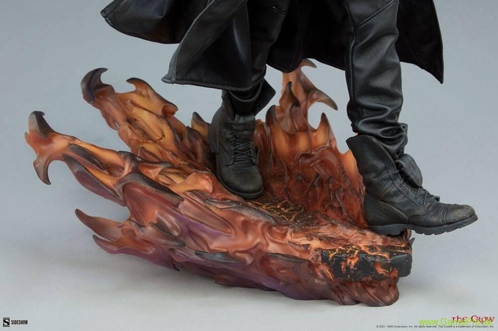 Crow Premium Format socha The Crow 56 cm